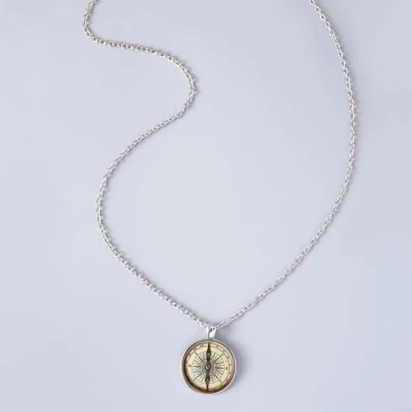 *Noelle* Compass Pendant Necklace - Picture 4 of 5